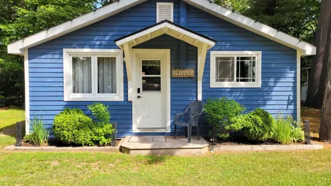 Slipper Cabin — image 1 of 26