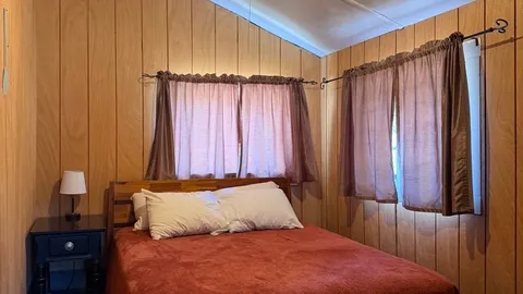 Rustic Cottage Cabin — image 7 of 7