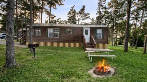 Premium Cabin 2 Bedroom (w/ Loft) — image 9 of 9