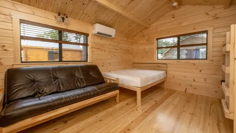 Premium Cabin — image 2 of 10