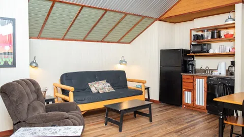Cottage — image 2 of 6
