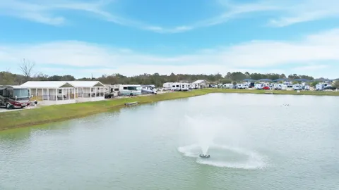 1 Bedroom Park Model Deluxe Lakefront — image 2 of 4