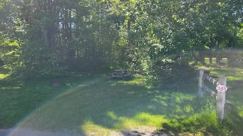 Unserviced Tent Site  / Emplacement de tentes sans service — image 2 of 15