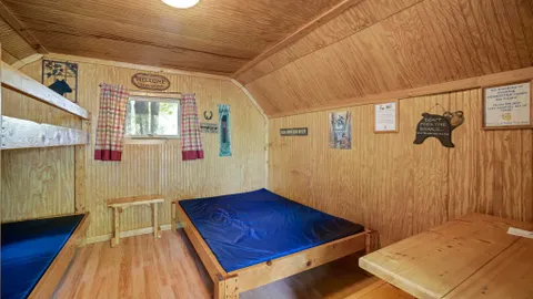 Kozy Cabin — image 2 of 6