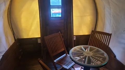 Pioneer Covered Wagon — image 2 of 3
