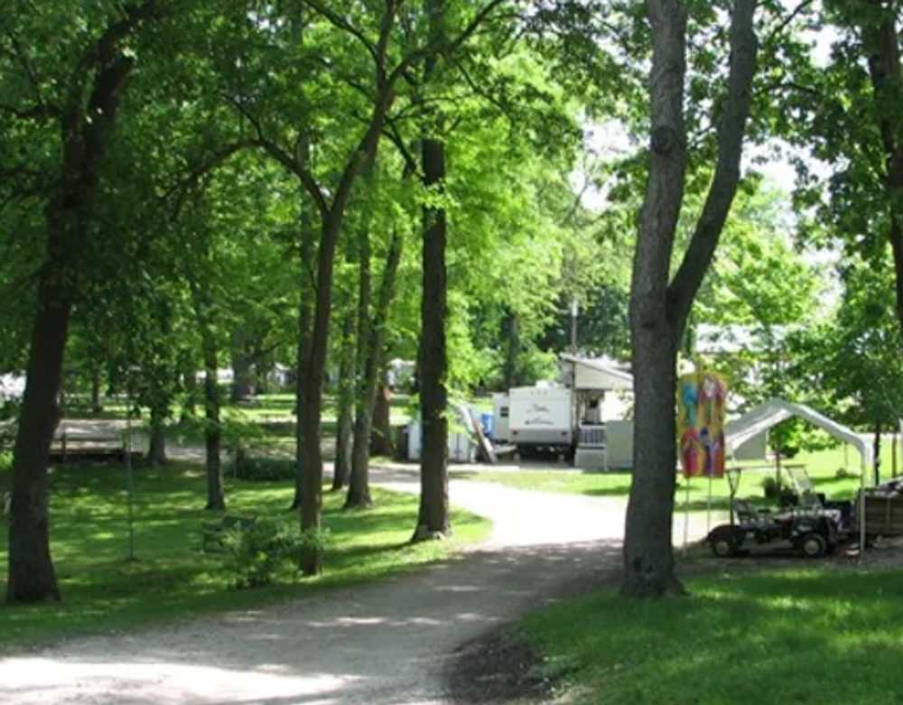 Hickory Hill Campground, Secor, Illinois - Photo 5