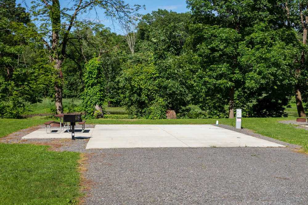 Riverfront Red Carpet RV Site