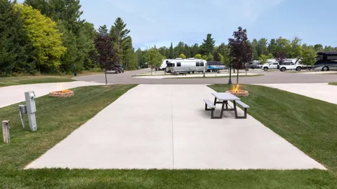 South Exterior Full Hookup RV Site — image 2 of 3