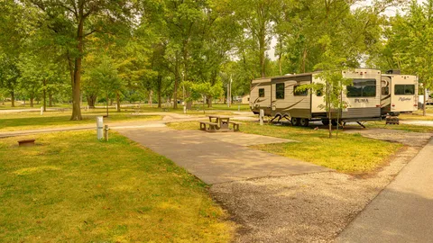 Premium Full Hookup 50amp Pull Through RV Site — image 2 of 3