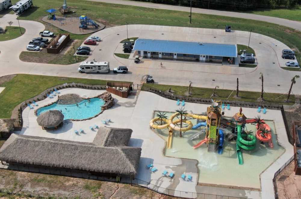 Summer Breeze RV Resort - Brookshire - Photo 5
