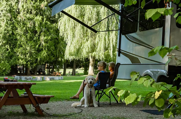 Whispering Pines RV Park, Mara, British Columbia campground