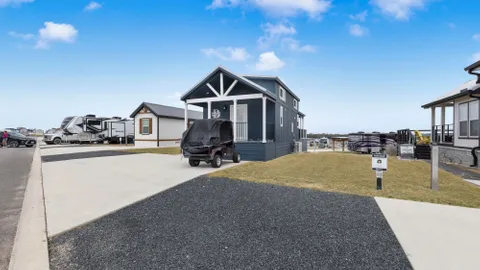 Tiny Home 115 - Bluemoon Retreat — image 40 of 40