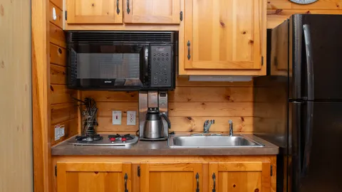Yakky Doodle™ Cabin — image 2 of 9