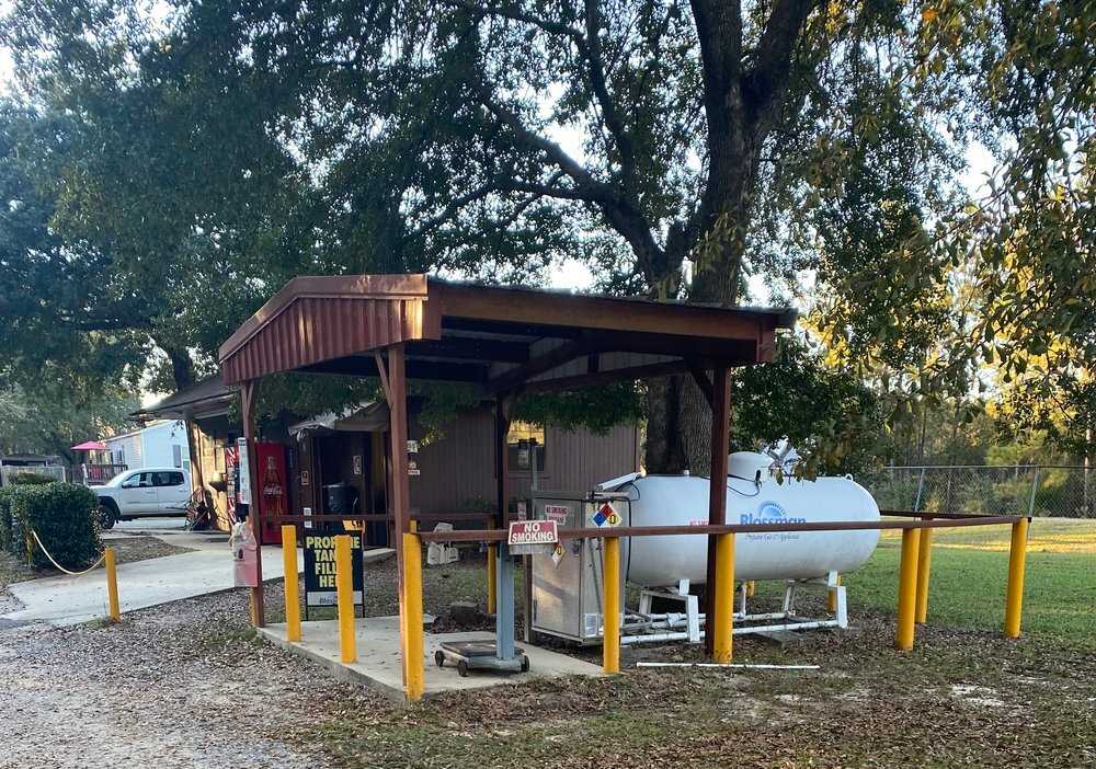 I-65 Campground - Photo 3