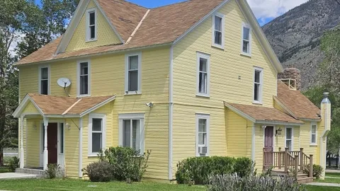 Farmhouse — image 1 of 10
