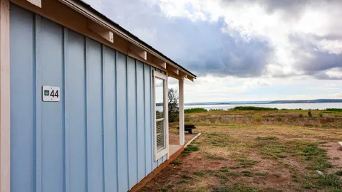 Deluxe Cabin — image 7 of 7