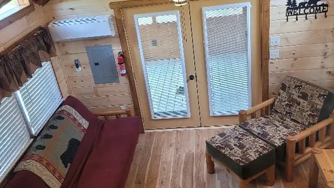 Country Cottage- Sleeps 6 — image 11 of 11