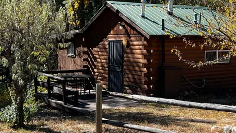 Cabin 04 Premium 2-Bedroom — image 1 of 4