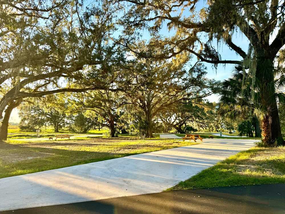 Peace River Oaks, Bowling Green, Florida - Photo 2