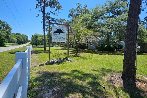 Manatee Springs RV Park – photo 1