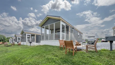 Scenic View Deluxe Cottages - 2 Bedroom — image 1 of 18