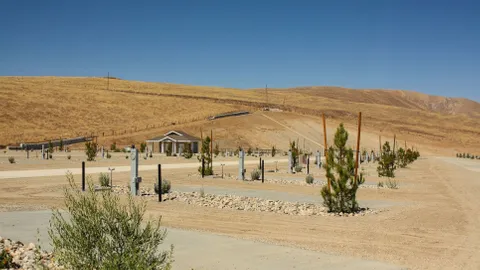 Standard Pull-Through Site — image 1 of 1