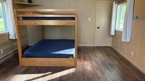 Cabin — image 4 of 4