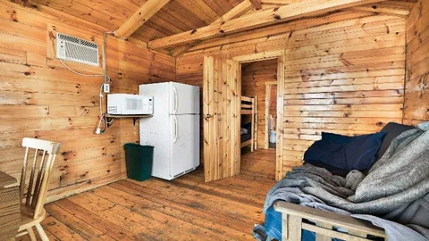 Lake Front Cabin 2 — image 8 of 8