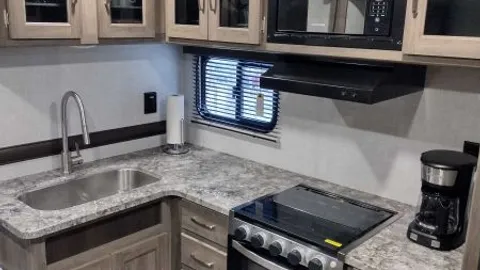 RV Rental (over 31') 1 — image 2 of 4