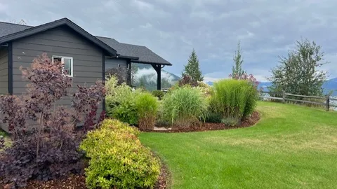 Lake View Cottage — image 2 of 12