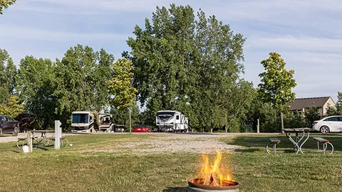 Prime Full Hookup 50amp RV Site — image 2 of 4