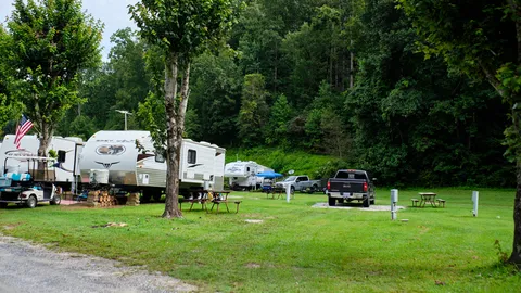 Premium 30 Amp RV Creek-side Site — image 2 of 5
