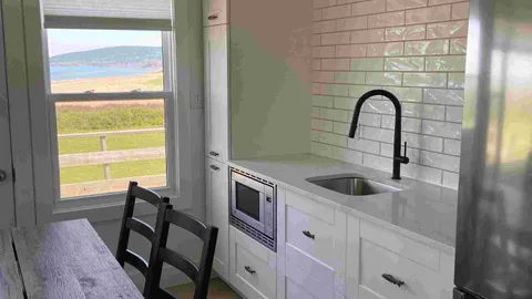 Executive Ocean View Cottage - 1 Bedroom (1 Queen bed) — image 2 of 7
