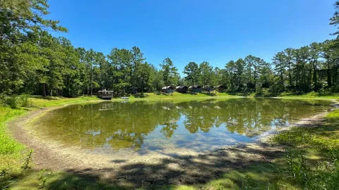 Deluxe Lakefront Cottage — image 2 of 18