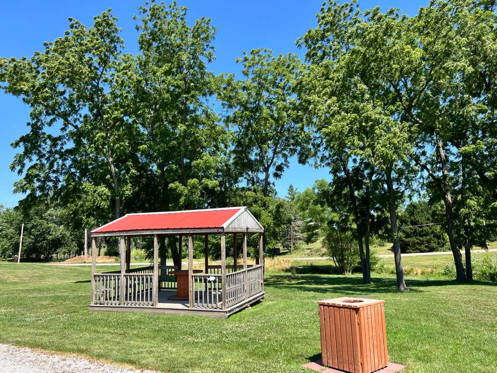 A Country Charm RV & Cabins, Hamilton, Missouri - Photo 2
