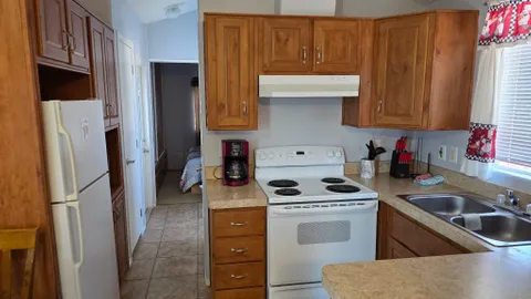 Single Bedroom Cabin — image 5 of 5