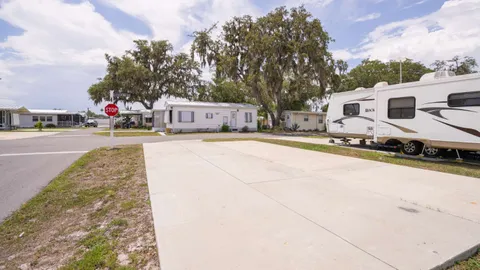 Elite Full Hookup RV Site — image 1 of 4