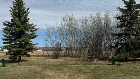 Transient Grass Pad 30 amp RV Site (no fire pit) — image 2 of 2