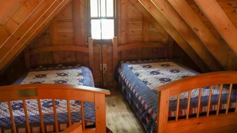Cottage — image 2 of 4
