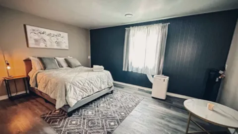 Sunrise Cottage — image 2 of 5