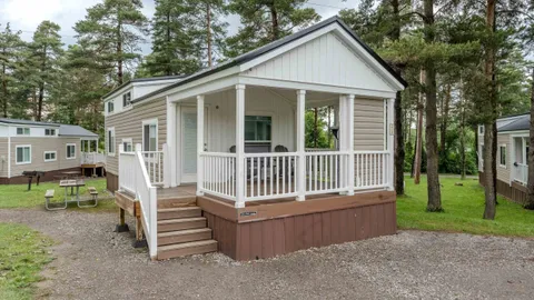 Elite Premium Cabin 2 Bedroom w/Loft — image 1 of 9