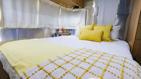 Airstream — image 8 of 8