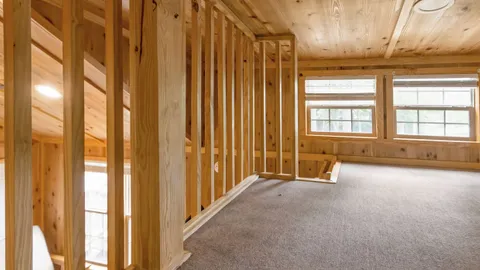 Yogi Bear Family Lodge 10-Person — image 2 of 15