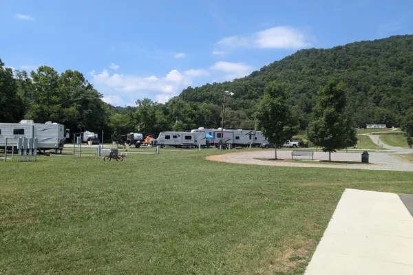 Leeman Field RV Park and Campground – photo 1