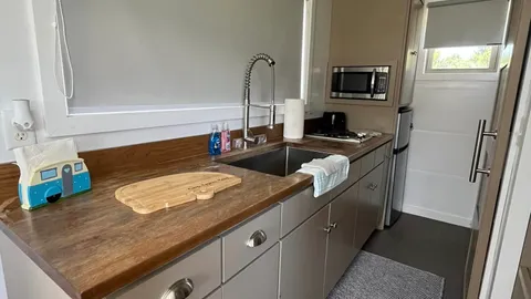 Tiny House — image 2 of 8