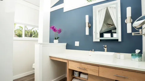 Lakefront Bungalow — image 2 of 15