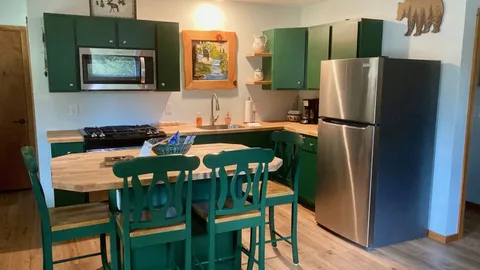THE ADIRONDACK - YEAR ROUND VACATION RENTAL — image 2 of 11
