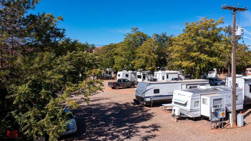 Hitching Post RV Park - Photo 2