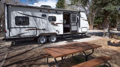 Deluxe RV Sleeps 4 — image 1 of 7