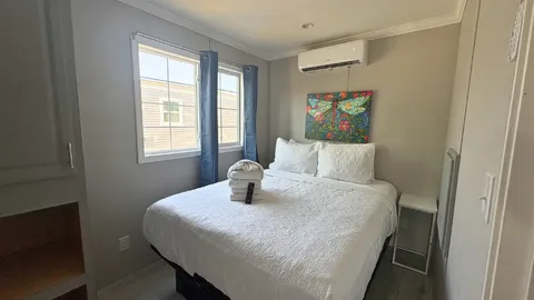Signature Carolina Cottage 2 Bedroom — image 2 of 14